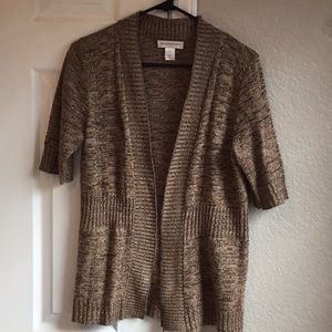 Short sleeve open cardigan sweater.